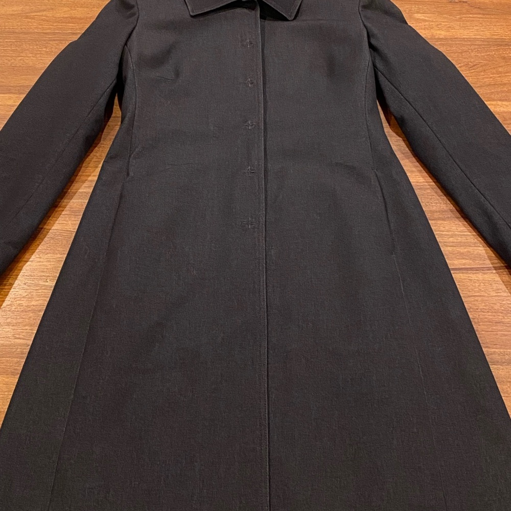 Elie Tahari Classic Black light weight coat